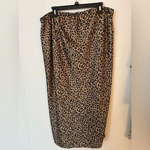 Ingrid & Isabel Leopard Print Pencil Skirt. Y2K skirt! A great Versatile piece!